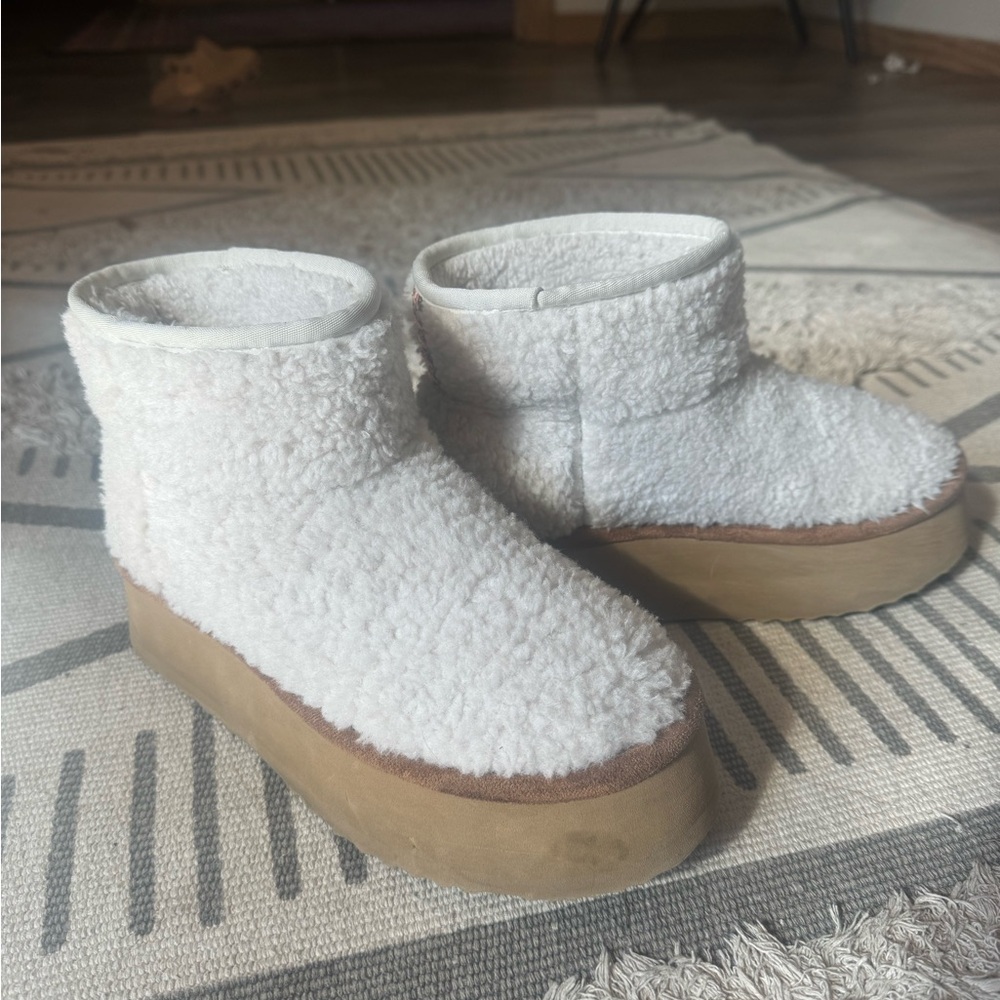 Steve Madden Cream Sherpa Lined Platform Boots